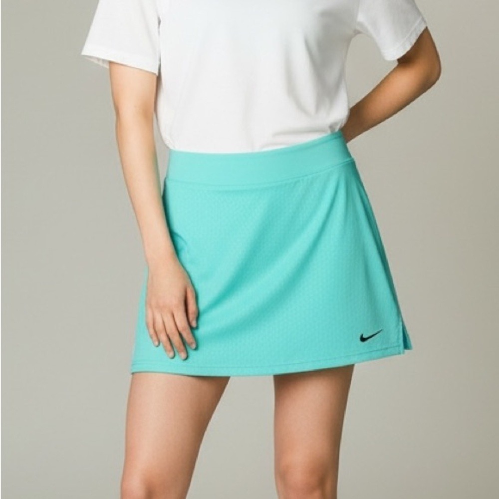 Nike Women's Golf Skirt Shorts Teal Aqua Blue Dri-FIT Size Small Athletic